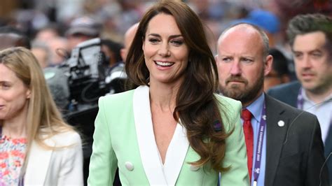 Kate Middleton Rend Hommage à La Princesse Diana à Wimbledon Vogue France