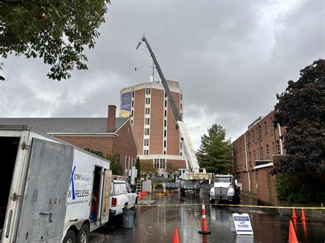 Verizon Upgrades Antenna On The Ashland Universitys Library Rooftop
