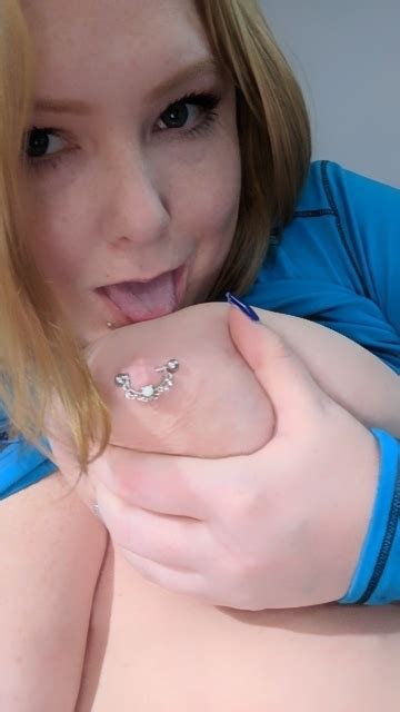 Freckled Milf Shesfreaky