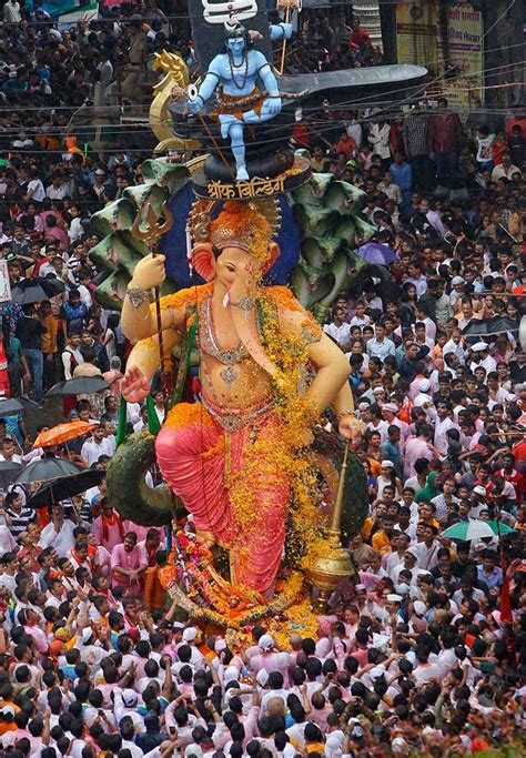 Ganesh Visarjan: Amidst ‘Bappa Morya' Chants, Mumbaikars Bid Farewell ...