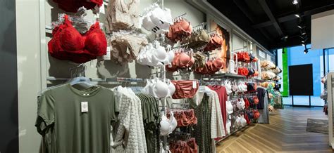 Store interior for Livera, lingerie | WSB Shopfitting