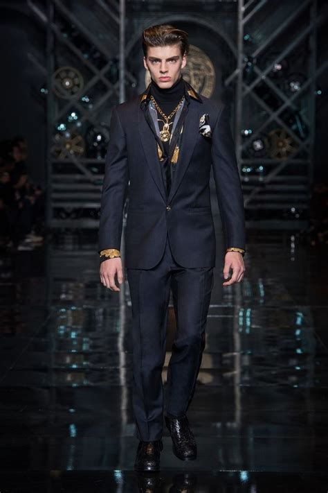 Versace Mens Wear Autumm 2014 15 Fashion Show Em 2020 Moda Masculina