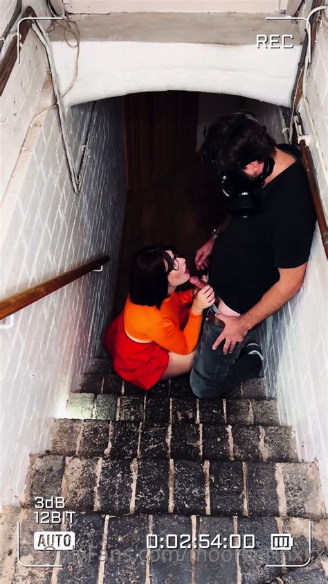 Busty Milf Gets Fucked On The Subway Stairs