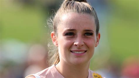 Who is England midfielder Ella Toone and who is her partner? | The US Sun