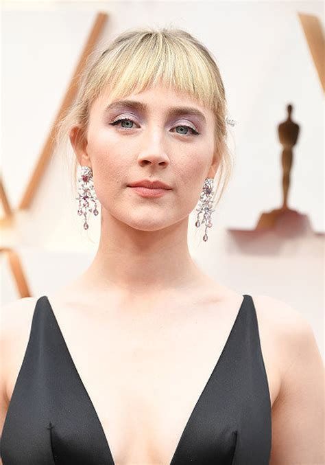 Trendhaarfarbe Nude Blond Schenkt Einen Jugendlichen Glow