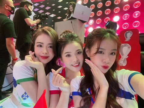 No Sex Ngắm nhìn lại dàn hot girl của Nóng cùng World Cup VOZ