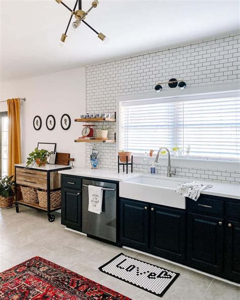 25 Classic White Subway Tile With Black Grout Designs