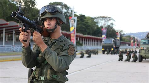 Caracas Militarizada Por Ejercicios Militares Anunciados Por Maduro Runrun Es En Defensa De