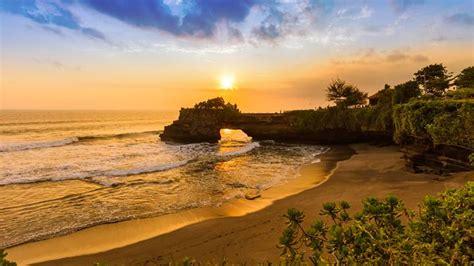pantai bali  pemandangan sunset terbaik tempoco