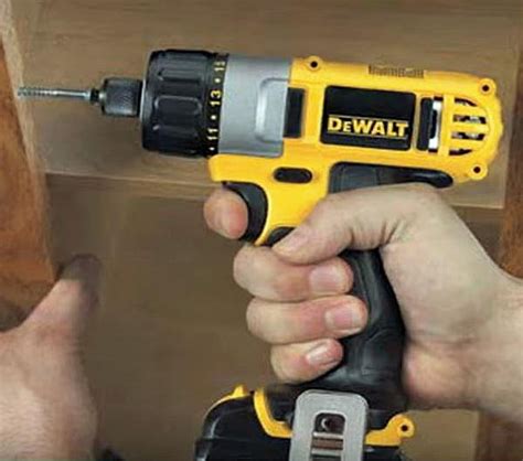 How To Use A Dewalt Compact Screwdriver Wonkee Donkee Tools