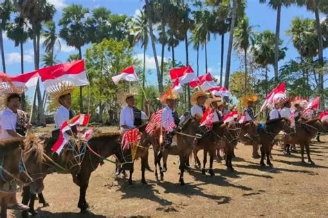 Unik Dan Menarik 200 Warga Berkuda Ikut Upacara 17 Agustus Di Rote