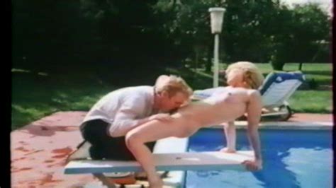 Naked Lise Pinson In L Aubergine Est Bien Farcie