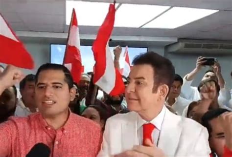 Nasralla Llega Al Partido Liberal Para Entregar Solicitud Inscripción