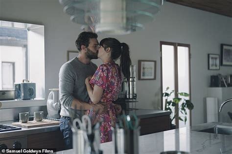 Shailene Woodley Comes Out Against Unrealistic Sex Scenes Where Women Keep Their Bras On Daily