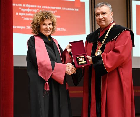 УНСС :: Преподаватели от УНСС получиха свидетелства за академични ...