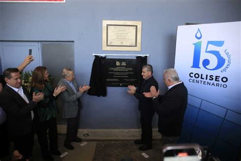 Torre N Develan Placa Por El Aniversario Del Coliseo Centenario