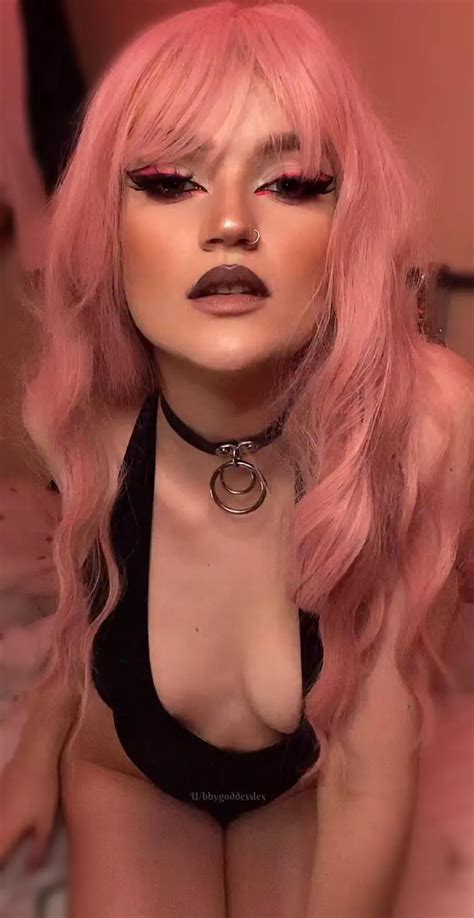 Pink Fuck Doll Scrolller