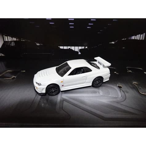 Hot Wheels Nissan Skyline GTR BNR34 LOOSE New Nissan GT R Diorama New And LOOSE Condition