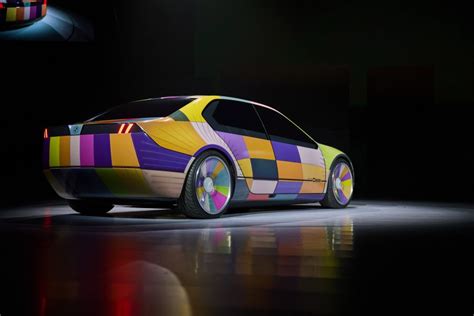 BMW Unveils Color Changing Concept Car I Vision Dee Dezeen S Chronicles