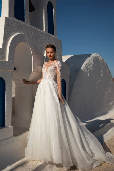 White Island : Wedding dress – 301 Serena