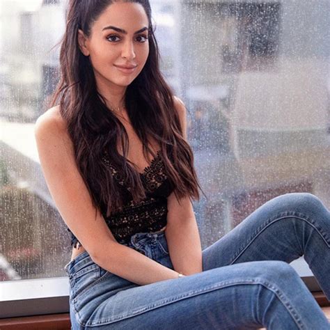 Những hot girl ngành y nổi tiếng trên mạng vì vẻ ngoài nóng bỏng