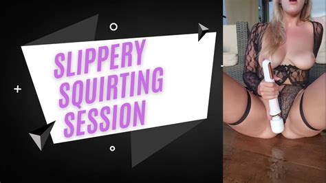 So lässt diese geile MILF lehrerin ihren ganzen stress nach einem ermüden tag in der schule