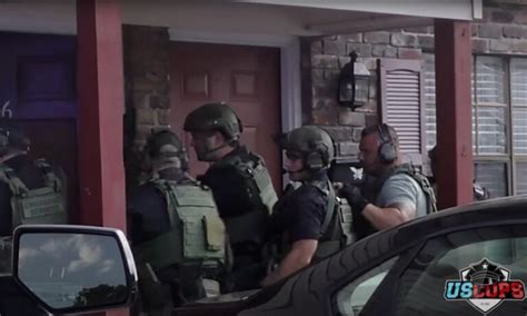 SWAT Hits House for Shooting Suspect: US Cops Documentary Series ...