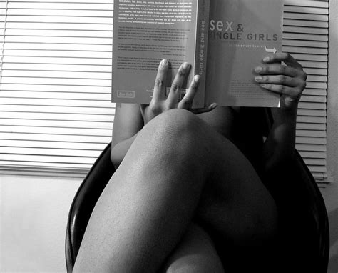 Saint Valentin Un sex toy pour la maîtresse et un livre pour l épouse