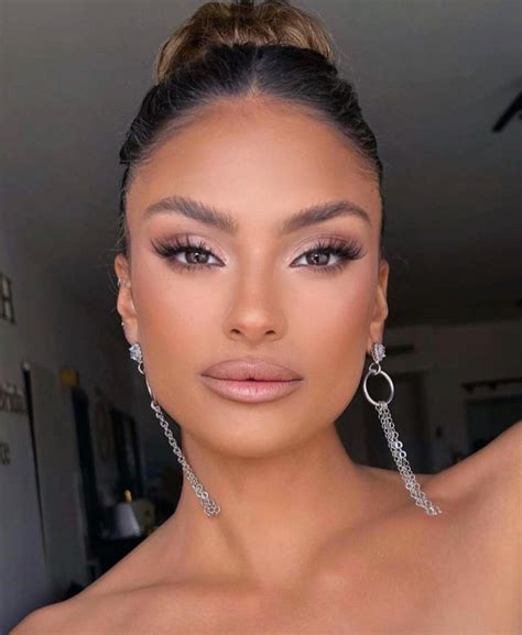 33 Best Graduation Makeup Looks Nude Glam Eye Makeup I Take You Haircuts Hairstyles Hair