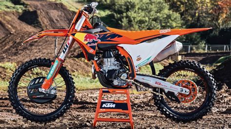 FIRST LOOK 2024 1 2 KTM 250SXF 450SXF FACTORY EDITIONS Motocross