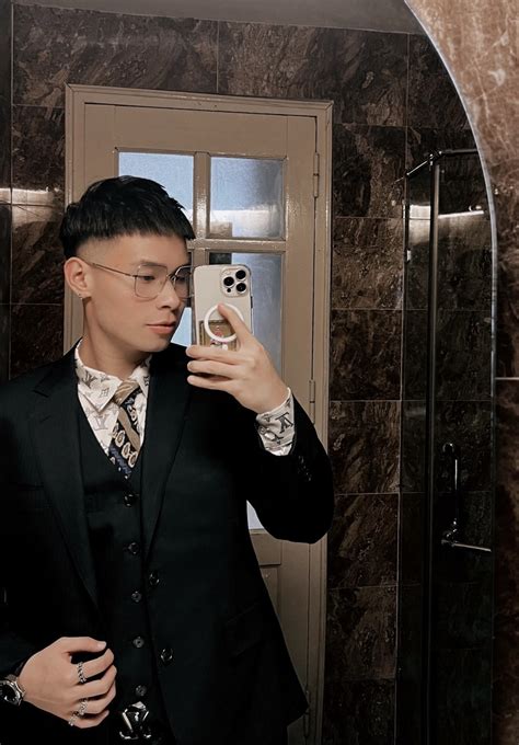 Bị fan đẩy thuyền hot girl Bảo Hân Helia có động thái cực khéo với thiếu gia Team Refund