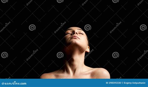 Sensual Nude Woman In The Dark Beautiful Naked Body Girl Stock Photo Image Of Naked Figure
