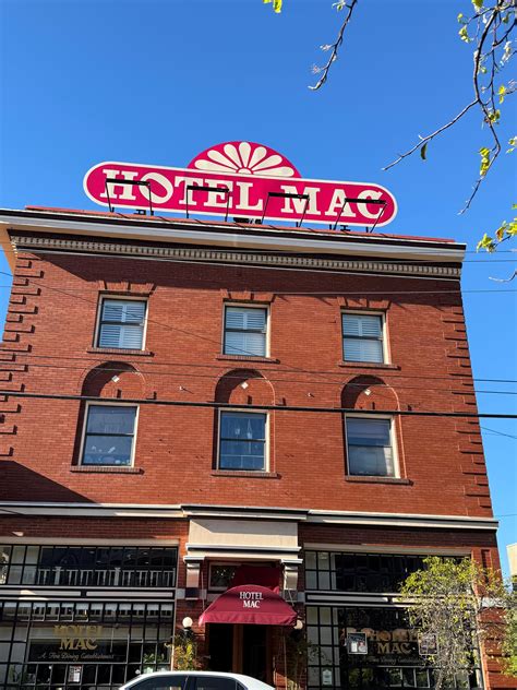 Rooftop Sign Replacement – Hotel Mac & Suites, Richmond, CA | YESCO