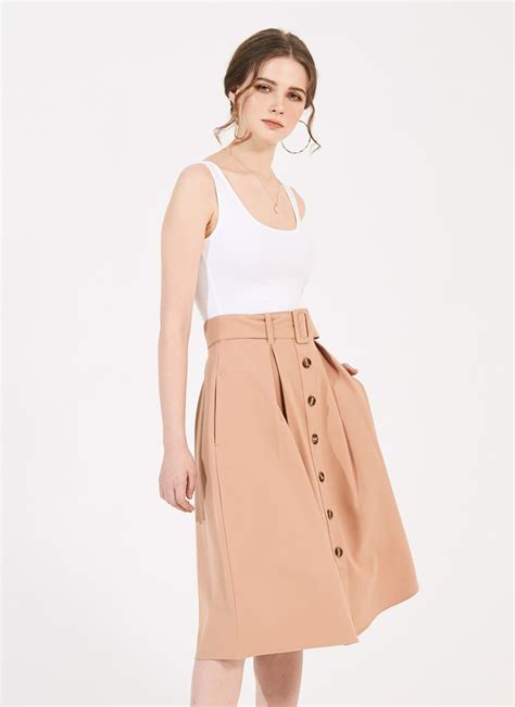 VÁY MIDI KHUY NÚT MÀU NUDE mikiclassicstore