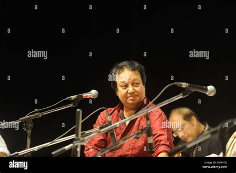 Indian Ghazal Singer Bhupinder Singh Stock Photo Alamy