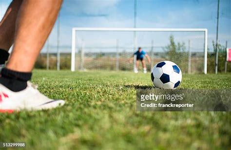 Penalty Kick Goalie Photos and Premium High Res Pictures - Getty Images