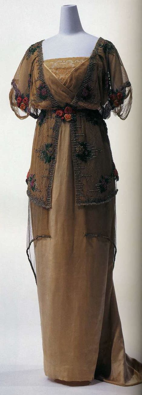 Вечернее платье. Поль Пуаре, 1910-1911. Платье из бежевого шелкового ...
