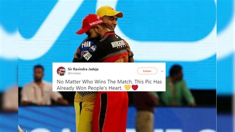 This Photo of Dhoni and Kohli Hugging is Warming Hearts on the Internet