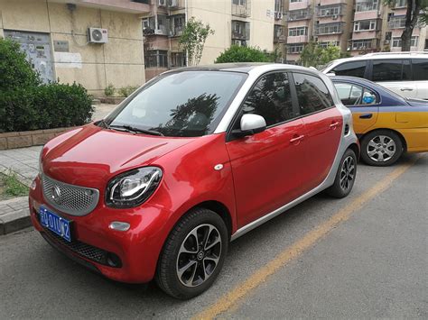 Smart Forfour, the official LWB Twingo : r/regularcarreviews