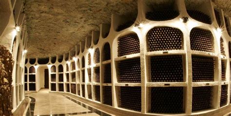 discover  beauty  moldova   collection  wines