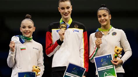 Darja Varfolomeev holt WM-Gold - Hymnen-Panne bei Siegerehrung