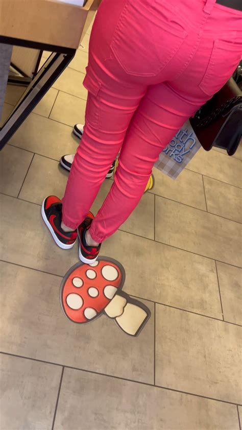 Banging Latina Milf In Croc Store Spandex Leggings Yoga Pants Forum