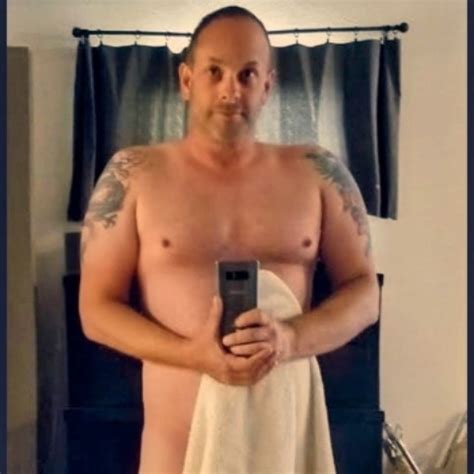 Gut bestückt gebräunt oben stanley james anal besamt unten AJ Baxter xHamster