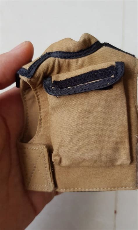 Hot Toys Private Military Contractor PMC Male Tan Body Armor Vest Carrier Hobbies Toys