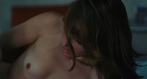 Naked Anaïs Demoustier in Une nouvelle amie