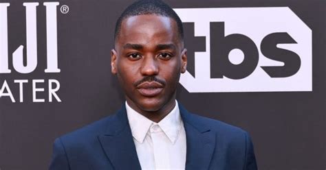 Actor De Eric Se Despide De Sex Education Ltimo D A Ltima Vez