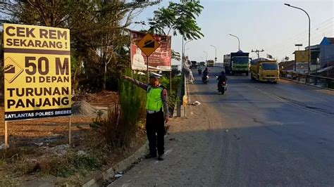 Antisipasi Kecelakaan Di Flyover Kretek Satlantas Brebes Perbanyak