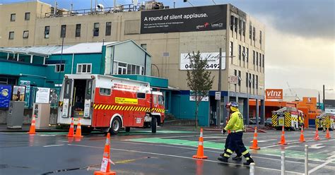 Stor brand på vandrarhem på Nya Zeeland minst sex döda SVT Nyheter