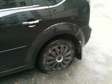 Первый прокол) — Ford Focus Hatchback II, 1,8 л, 2007 года | шины | DRIVE2