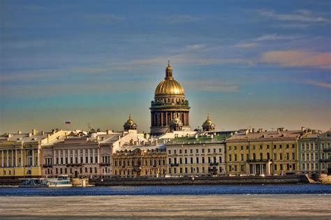 WORLD TOURISM: Petersburg